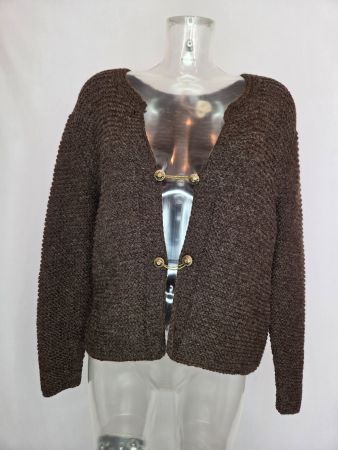 Strickjacke mit dekorativen Kettenverschlüssen - S-L
