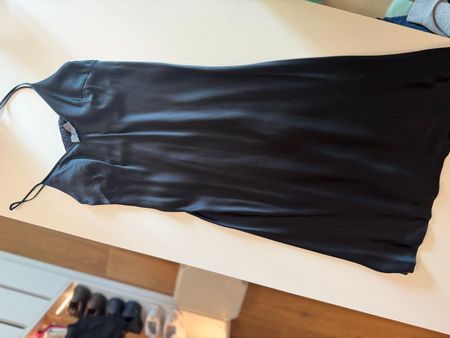 Kleid LA PERLA schwarz Seide Grösse.    36 neuwertig