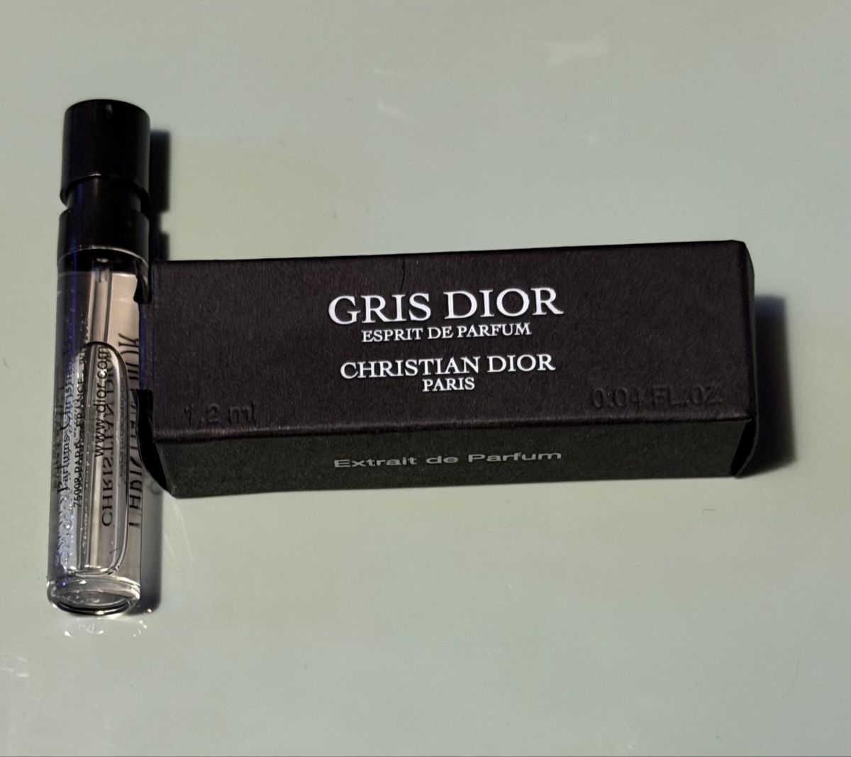 Dior Parfums & Eau de Toilette: Christian Dior Gris Dior Extrait 1.2 ml – Neuf avec emballage d'origine à fey par Caductilometre