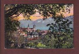LAUSANNE au travers des arbres