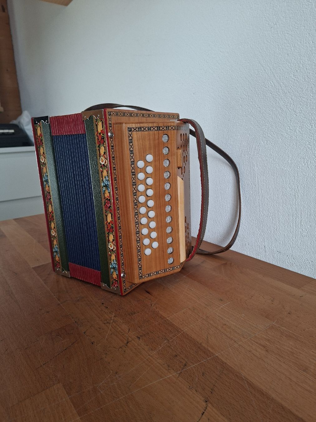 Strumenti musicali: Schwizeröergeli Mauron – Usato da Bütschwil venduto da maelli. 1