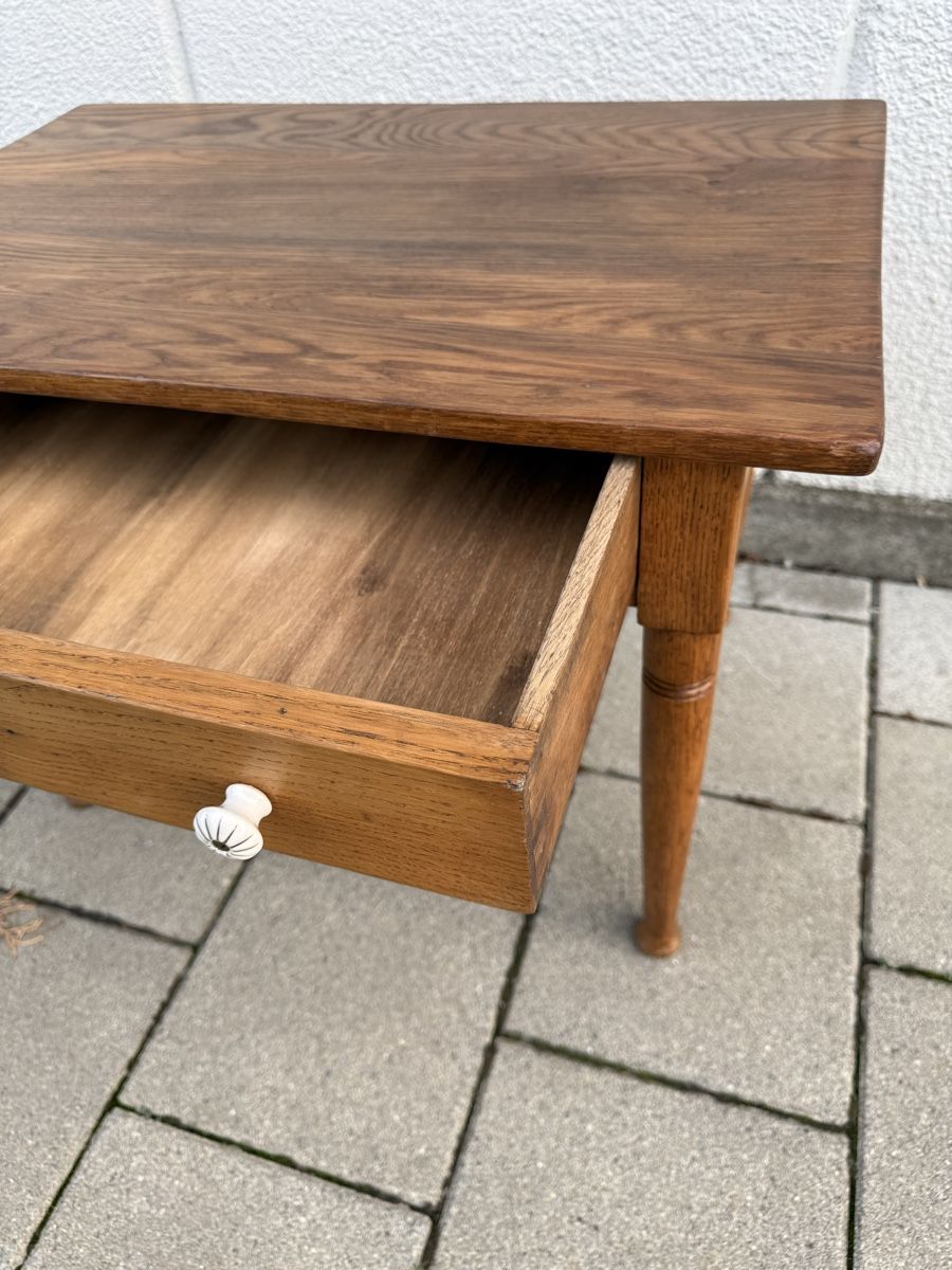 Tavoli: Kleiner Holztisch mit Schublade – Usato da Elgg venduto da dan_f8gv 3