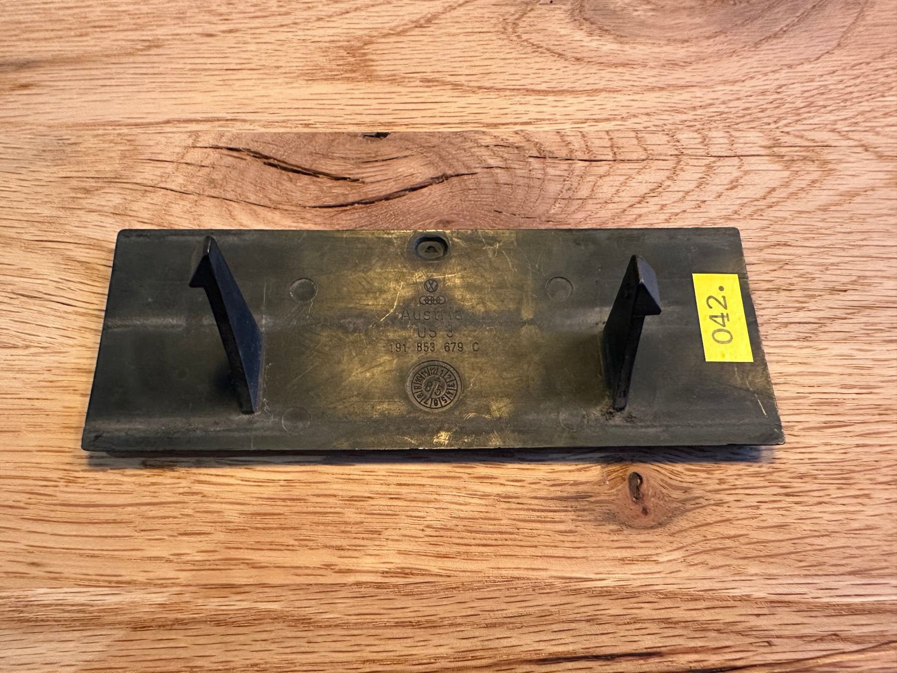 Volkswagen Tutti pezzi di ricambio auto: VW Golf GTD Emblem – Usato da Alpnachstad venduto da Rucksack10 1
