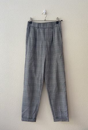 pantalone grigio a quadri