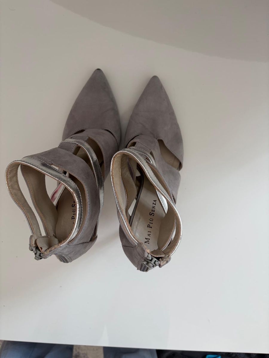 Scarpe da donna: MAI PIÙ SENZA Pumps hellgrau Gr. 40 – Nuovo (secondo la descrizione) da Zürich venduto da koc_6l5j 1