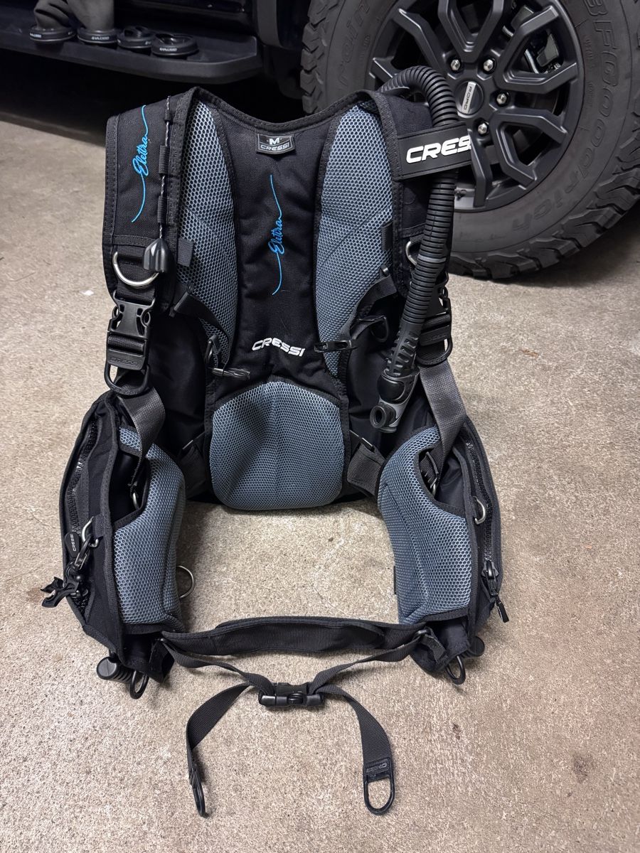 Cressi Mute per immersioni: Cressi Elettra Tarierjacket – Usato da Winterthur venduto da disiz