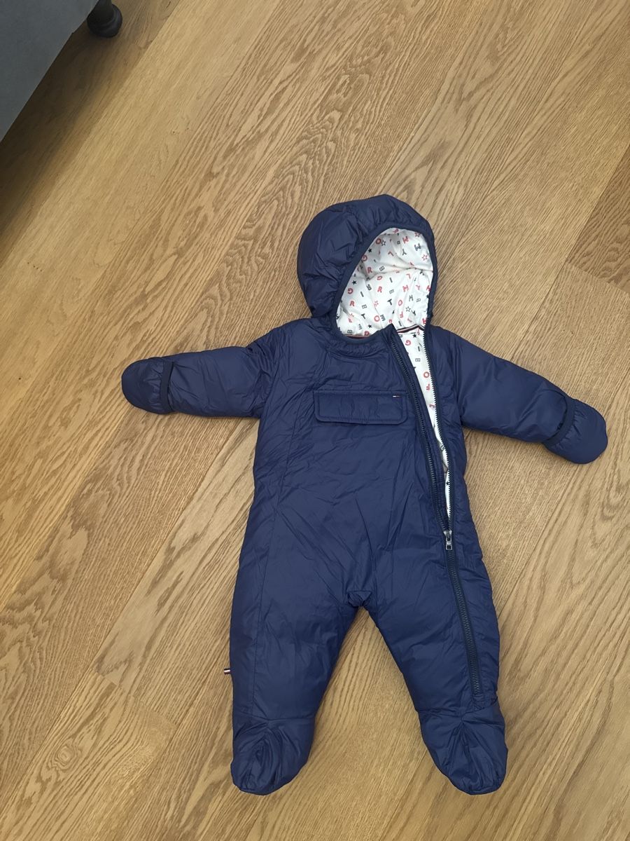 Tommy Hilfiger Giacche & Cappotti: Winterjacke Tommy Hilfiger Anzug, Grösse 62 – Nuovo (secondo la descrizione) da Niederteufen venduto da sophia2025
