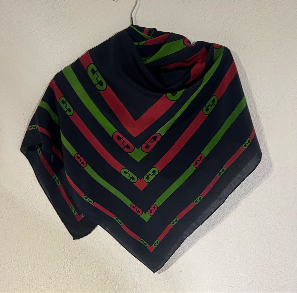 Salvatore Ferragamo Foulard & Sciarpe: Foulard Salvatore Ferragamo – Usato da St-Pierre-Clages venduto da ste_xk6p
