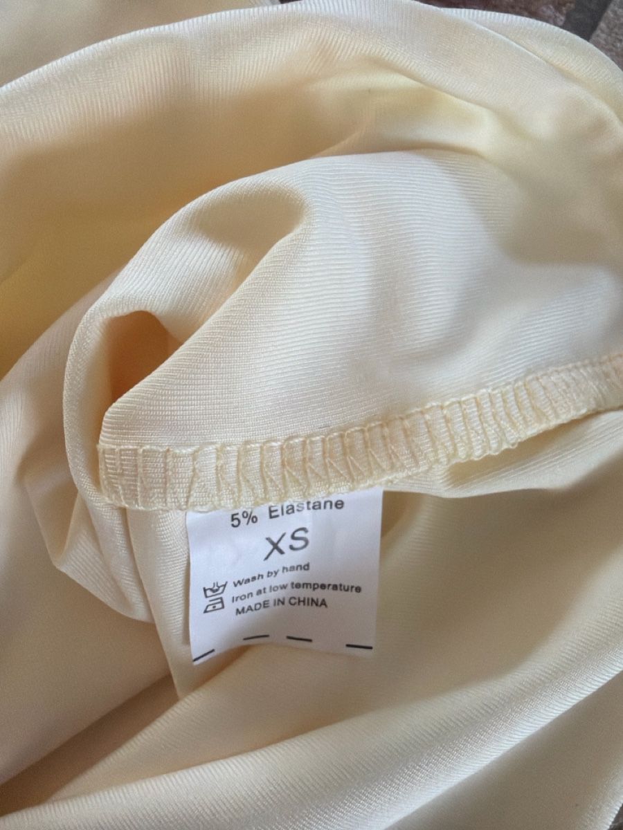 Top: Sommer-Top xs, hellgelb, 5% Elastan, sehr bequem – Nuovo (secondo la descrizione) da Oberentfelden venduto da Elifant 2