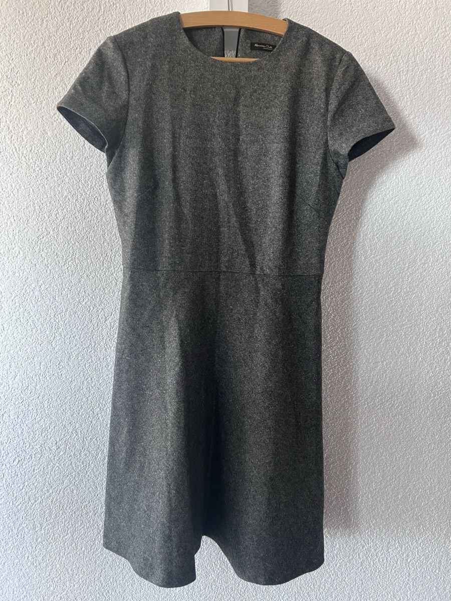 Massimo Dutti Vestiti: Kleid Massimo Dutti Wolle mit Seide grau Grösse 36 – Usato da St. Gallen venduto da jojan
