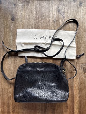 Umhängetasche Emily, in Leder schwarz von O MY BAG