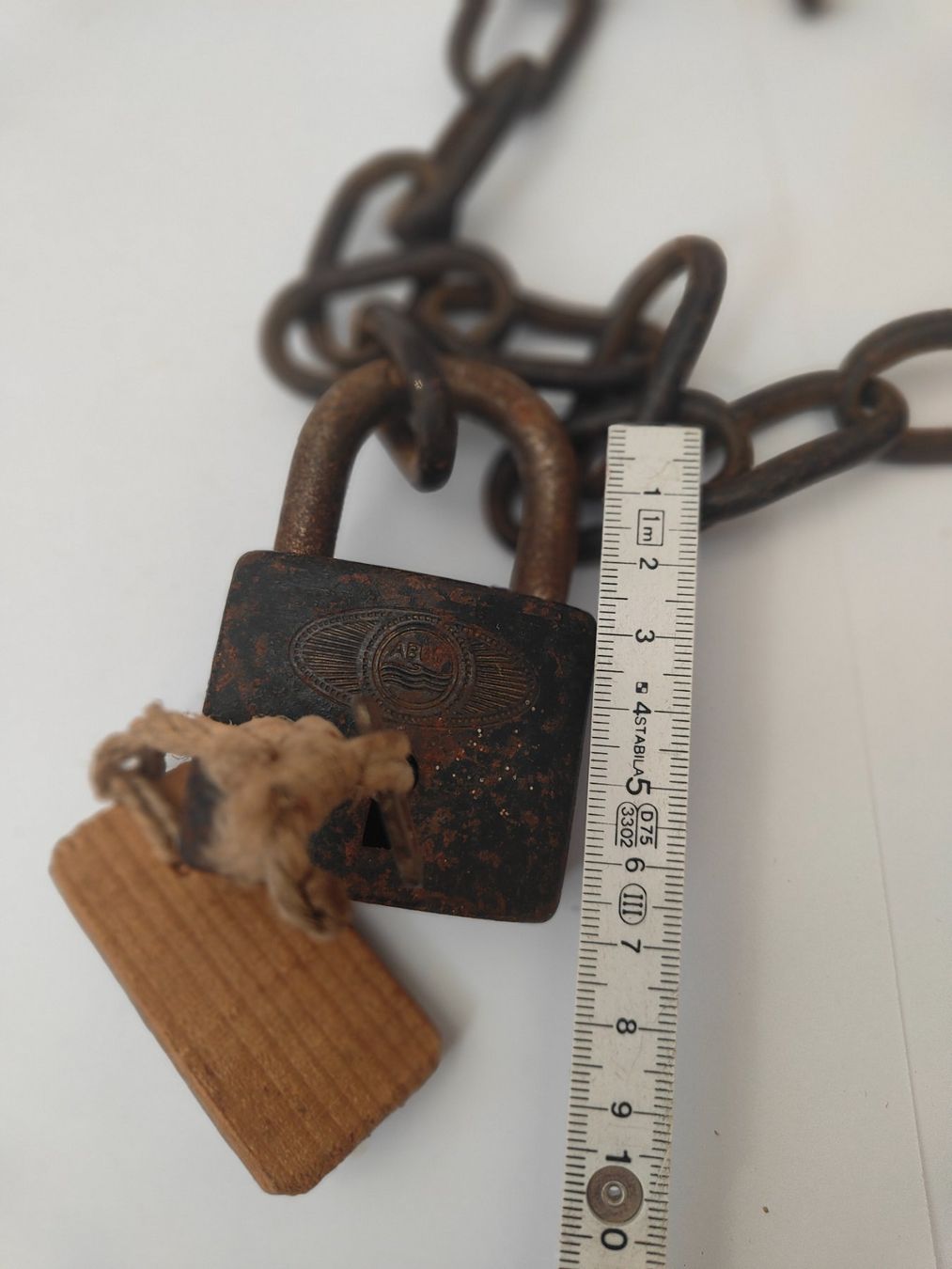 Schlösser: Antike Eisenkette mit Schloss – Gebraucht aus Olten von Mezopotamya 3