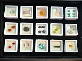 Coffret collection 28 gemmes 80.76 ct - Valeur 3'569.- Fr
