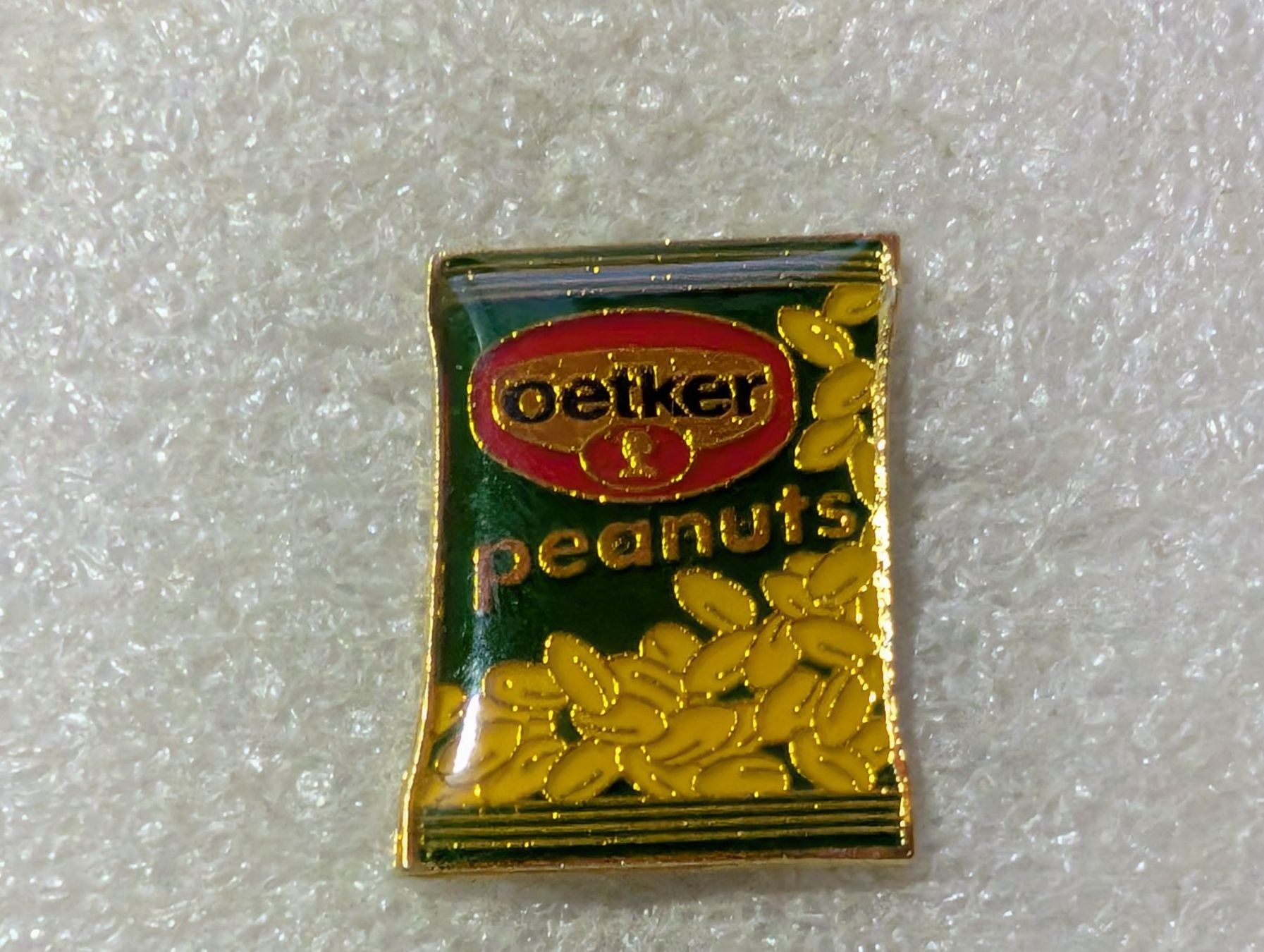 Placchette & Badge: Ansteckpin 2: Dr. Oetker Peanuts – Usato da Oppligen venduto da Pin-Fall-Shop