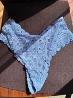 Hellblauer Tanga Spitzenslip von valisere