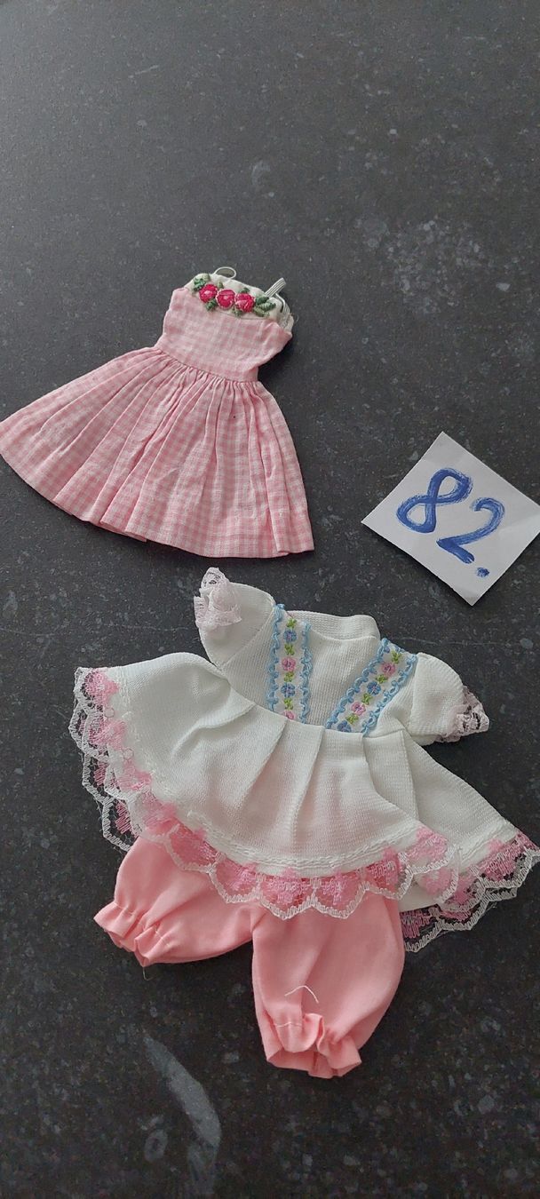 Bambole: Puppenkleidchen – Usato da Muri AG venduto da nindo1