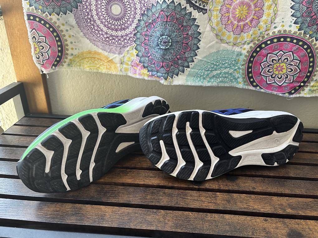 Asics Herrenschuhe: Asics Laufschuhe 39.5 – Gebraucht aus Bern von feckat 4