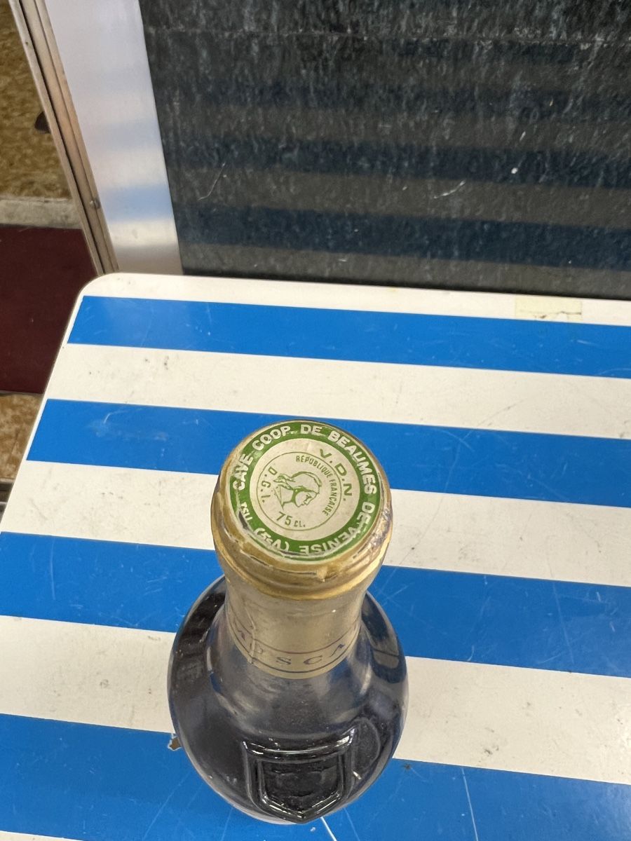 Vino: MUSCAT DE BEAUMES DE VENISE 1989 – Nuovo e nell'imballaggio originale da Genève venduto da Leboucheoreilles 5