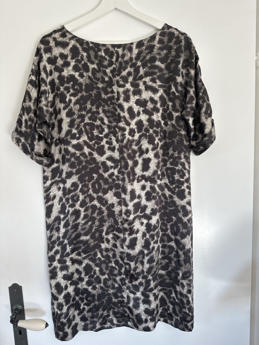Kleider: Robe Club Monaco imprimé léopard taille 4  – Gebraucht aus Commugny von rus_my8v 1