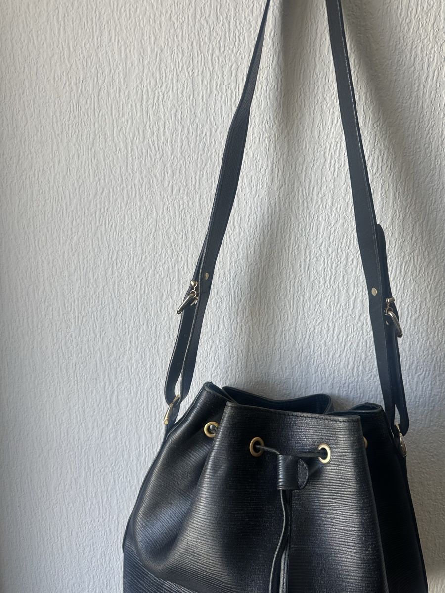 Sacs femmes: Sac seau noir – D'occasion à Yverdon-les-Bains par Laureetlargent 1
