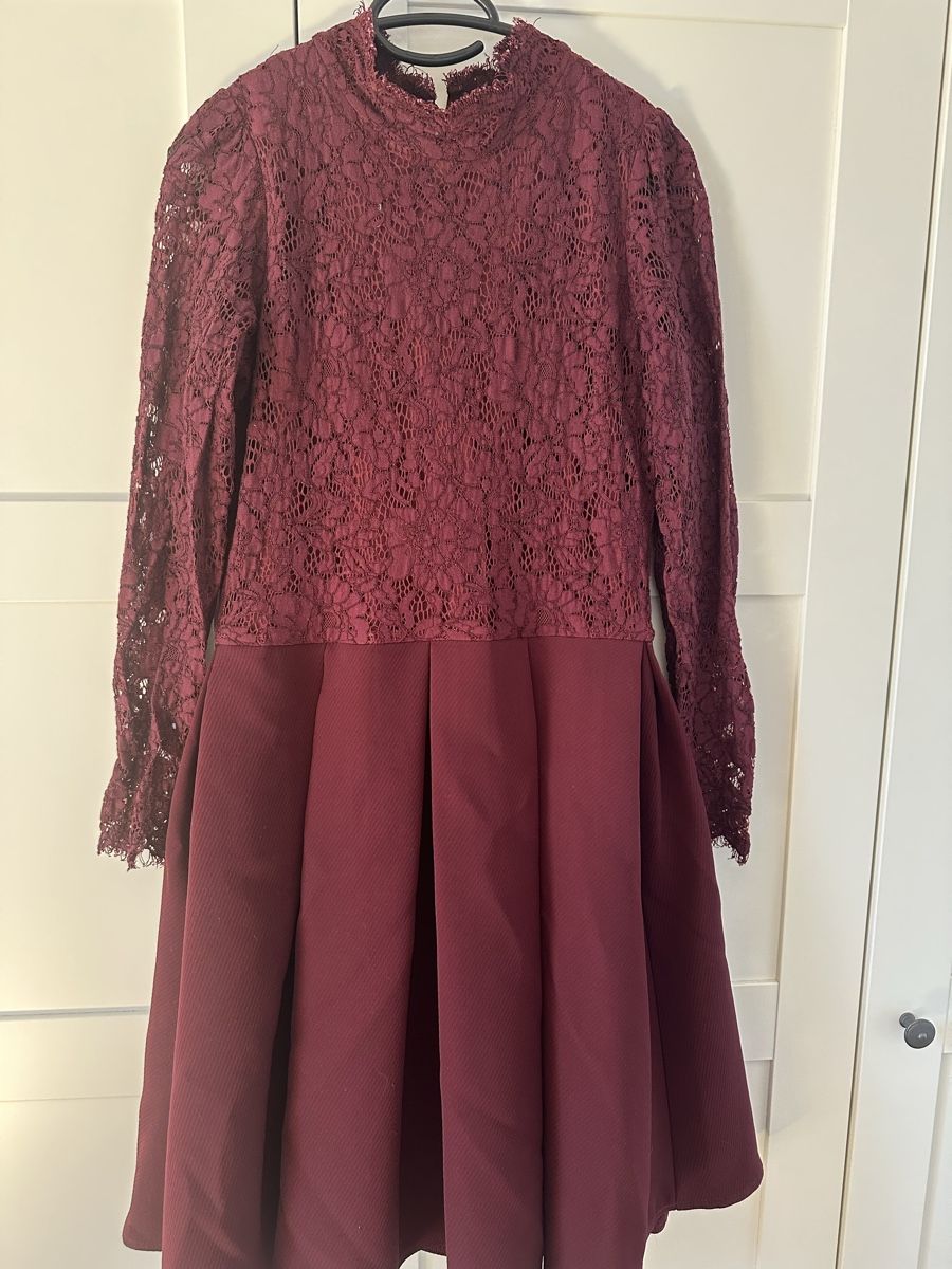Vestiti: Kleid mit spitzenärmel – Usato da Adlikon venduto da Chbu84
