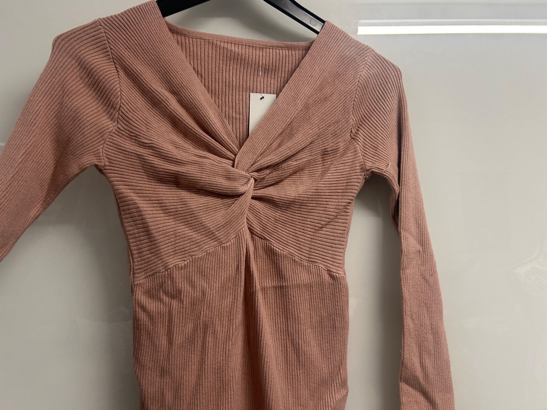 Maglioni & Felpe: Pullover Lachsfarbe Figurbetont one size Neu – Nuovo e nell'imballaggio originale da Regensdorf venduto da Spyke55 2