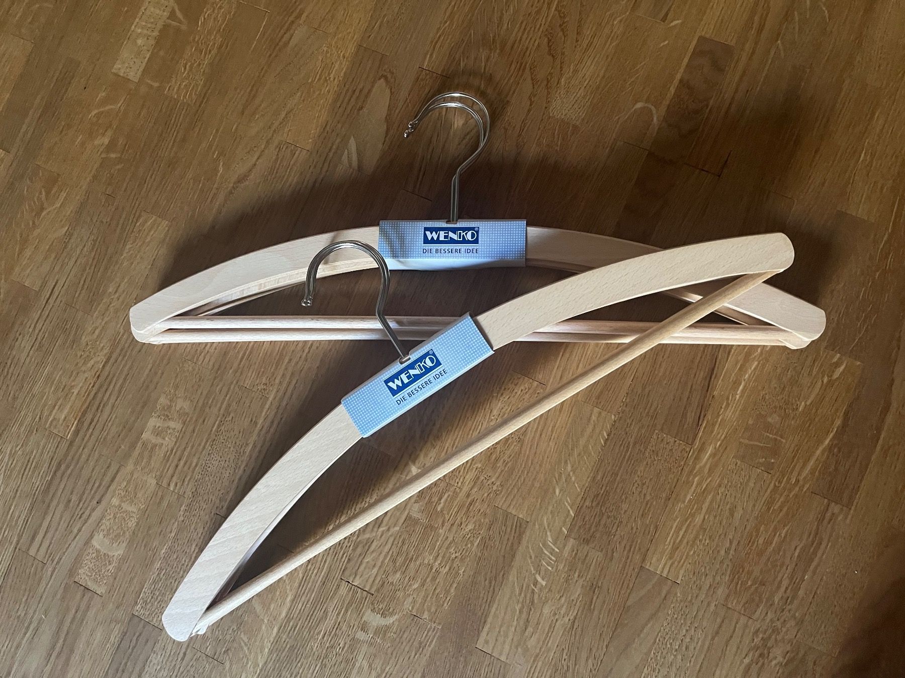 Migros Appendiabiti: Kleiderbügel Holz – Nuovo e nell'imballaggio originale da Parpan venduto da SonneMondSternen