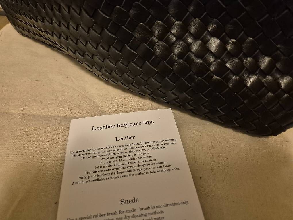 Borse da donna: Exklusive Ledertasche. Einzelanfertigung – Nuovo e nell'imballaggio originale da Uerkheim venduto da Pod23 2