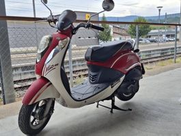 Roller Sym Mio 100 Rot Weiss