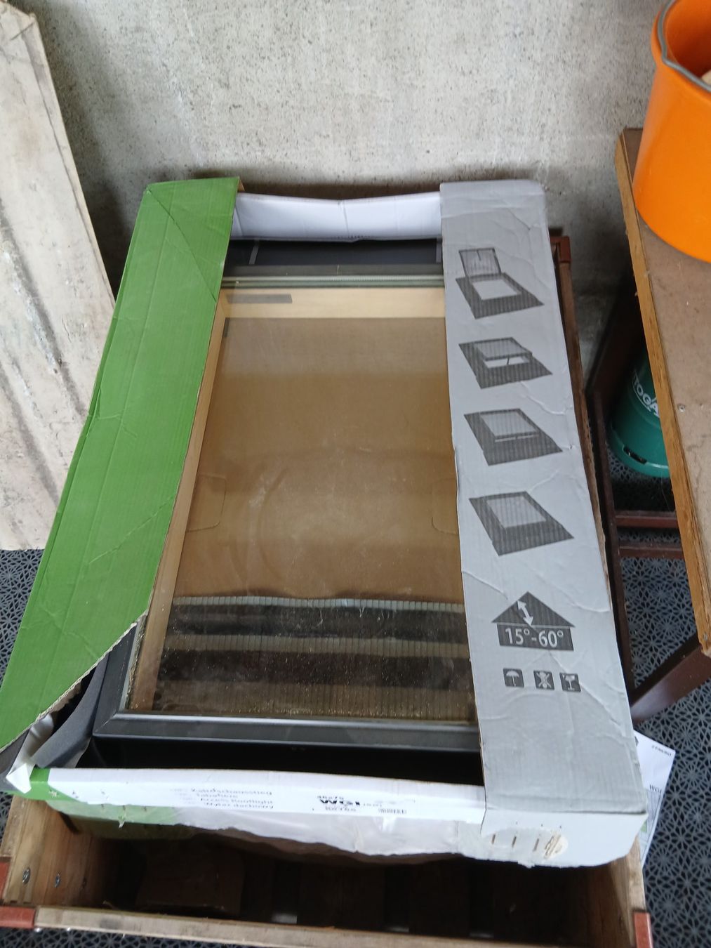 Finestre: Neues Fakro Dachfenster 46x75 – Nuovo e nell'imballaggio originale da Hohenrain venduto da Thomas1988