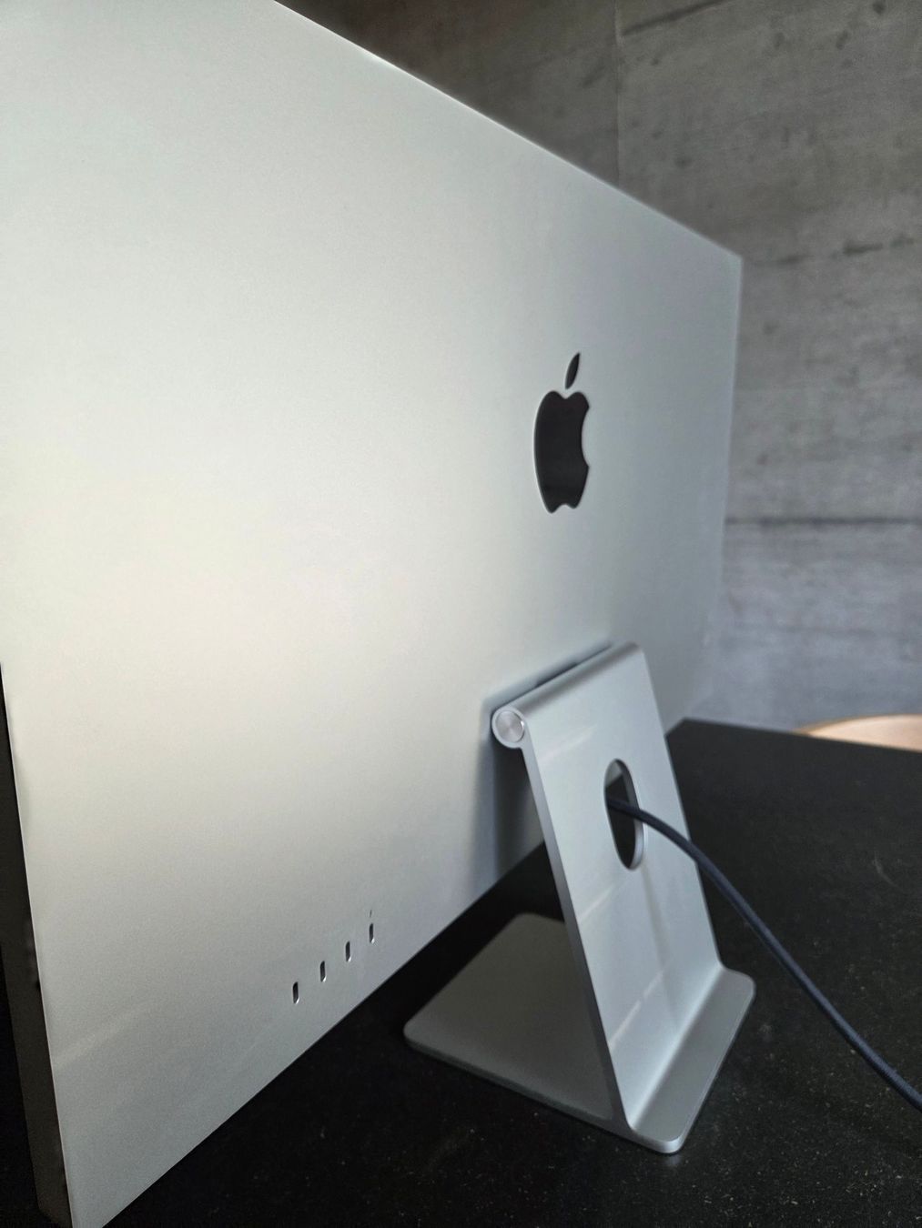 Apple Monitor: Apple Studio Display 27 Zoll, Jahr 2022 – Usato da Zürich venduto da mdo_6fw2 1