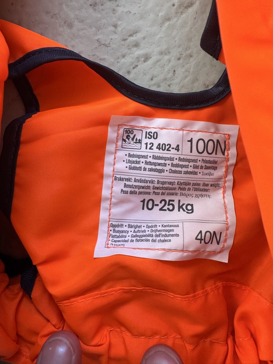 Helly Hansen Schwimmwesten: Rettungsweste Helly Hansen 100N 10-25kg neu – Gebraucht aus St. Gallen von Conde81 3