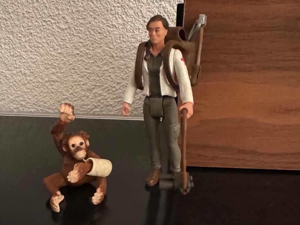 42503 Schleich Veterinarian Visit at the Farm Vet Farm Life Plastic Animal Set e