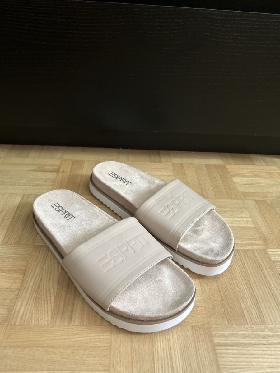 Chaussures femmes: Sommerschuhe  – D'occasion à Binningen par luc_lxl8