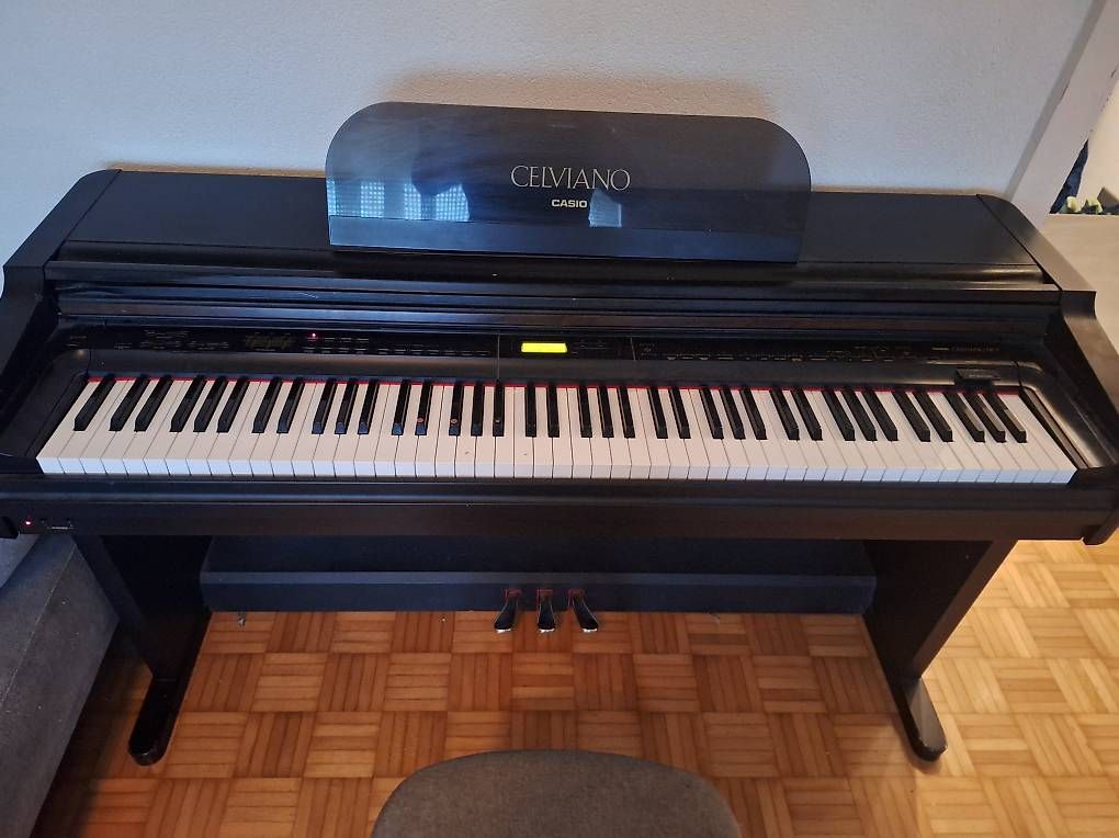 Instruments de musique: Piano – D'occasion à Weinfelden par Debi78