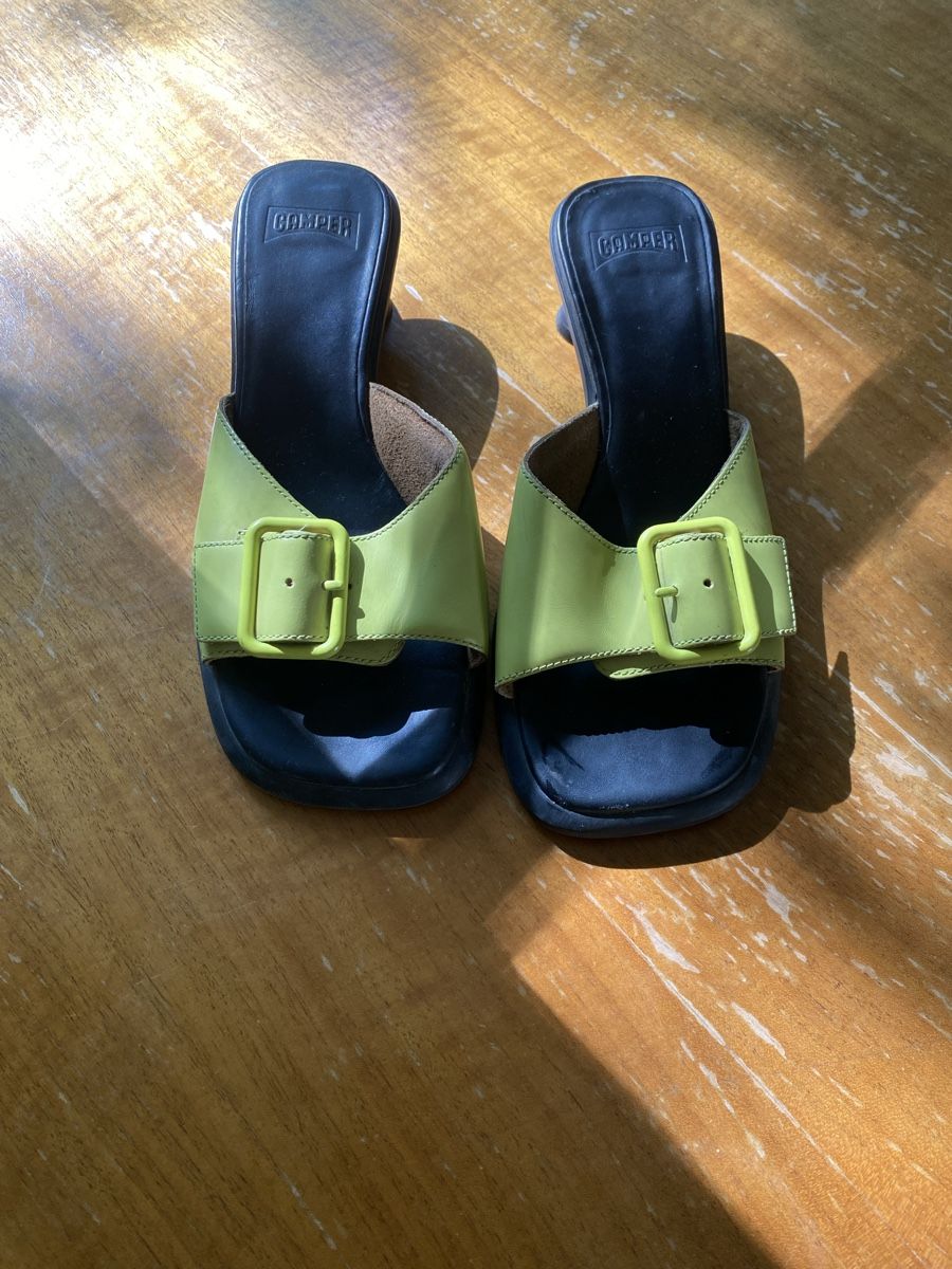 Scarpe da donna: Camper Sandalen Grün – Usato da Zürich venduto da ron_mg5z