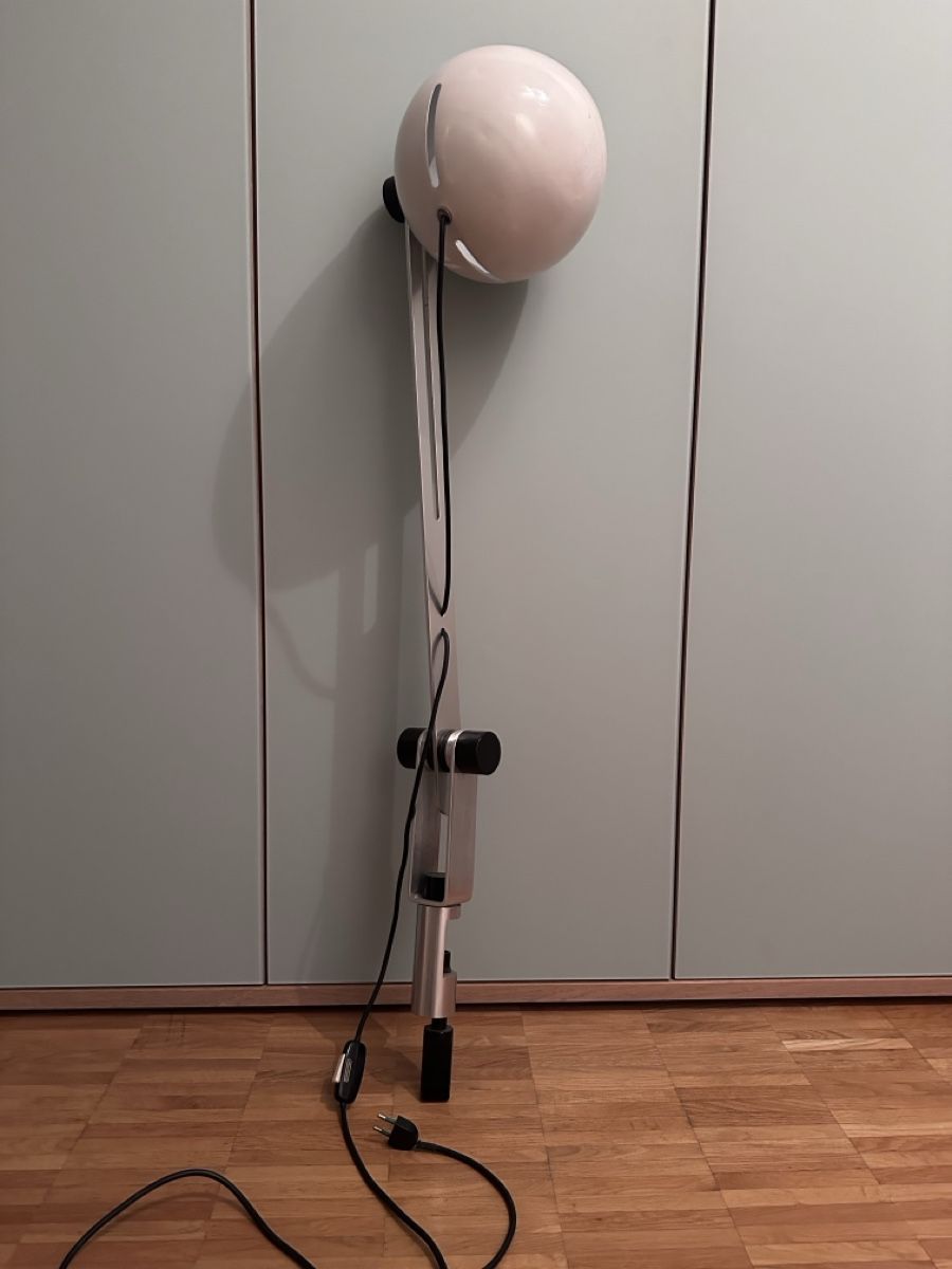 Guzzini Lampade: Guzzini Space Age Lamp – Usato da Zürich venduto da Ddechkovd