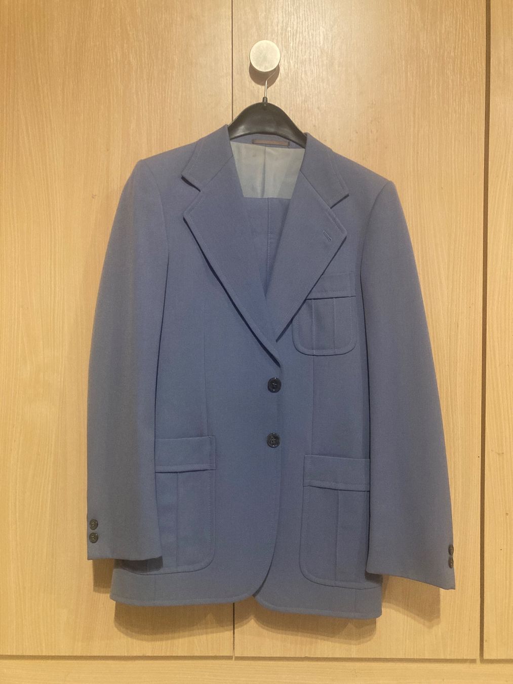 Completi: Originaler Vintage Anzug St. Gallen – Usato da Rafz venduto da Megalithiker