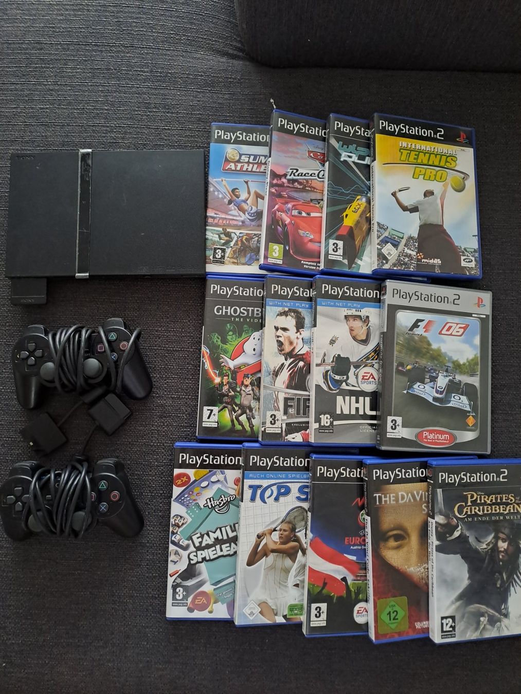 Sony Console: PlayStation 2 Slim inkl. Memory-Card, 2 Controler, 13 Spiele – Usato da Bettlach venduto da Copain91