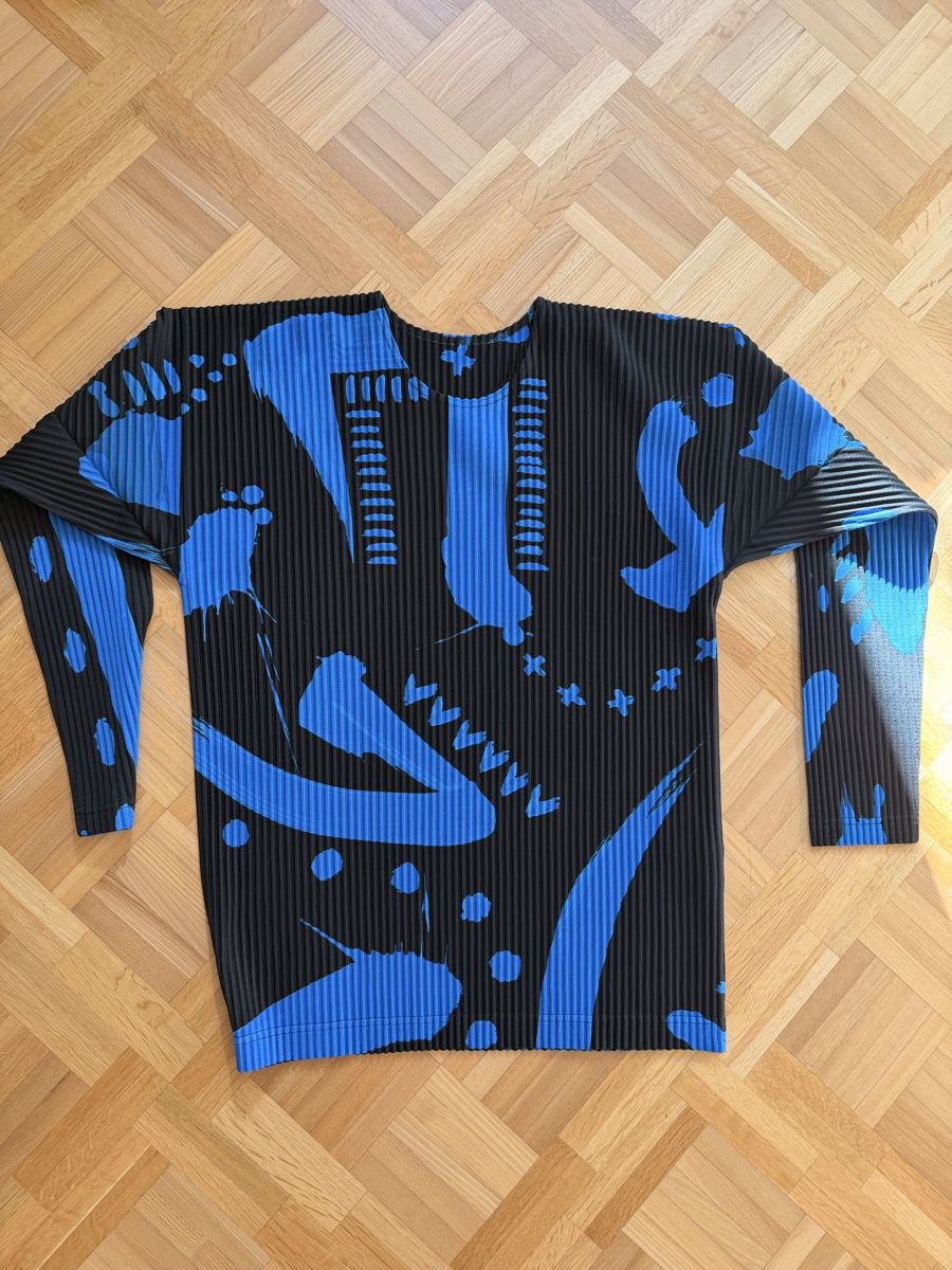 Issey Miyake Pullover & Sweatshirts: Issey Miyake Pullover schwarz blau – Neu (gemäss Beschreibung) aus Zumikon von timmy15