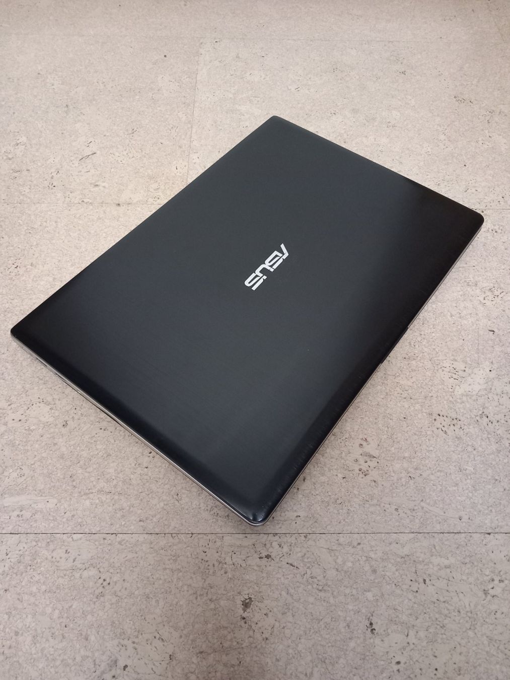 Asus Notebook: ASUS Laptop / Notebook – Usato da Einsiedeln venduto da David.11 1