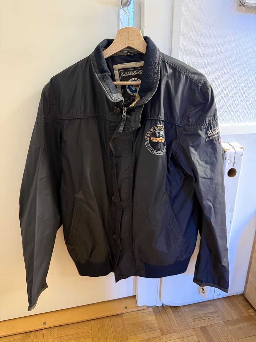 Napapijri Giacche: Veste mi-saison Napapijri - taille M – Usato da Genève venduto da Igoreuf
