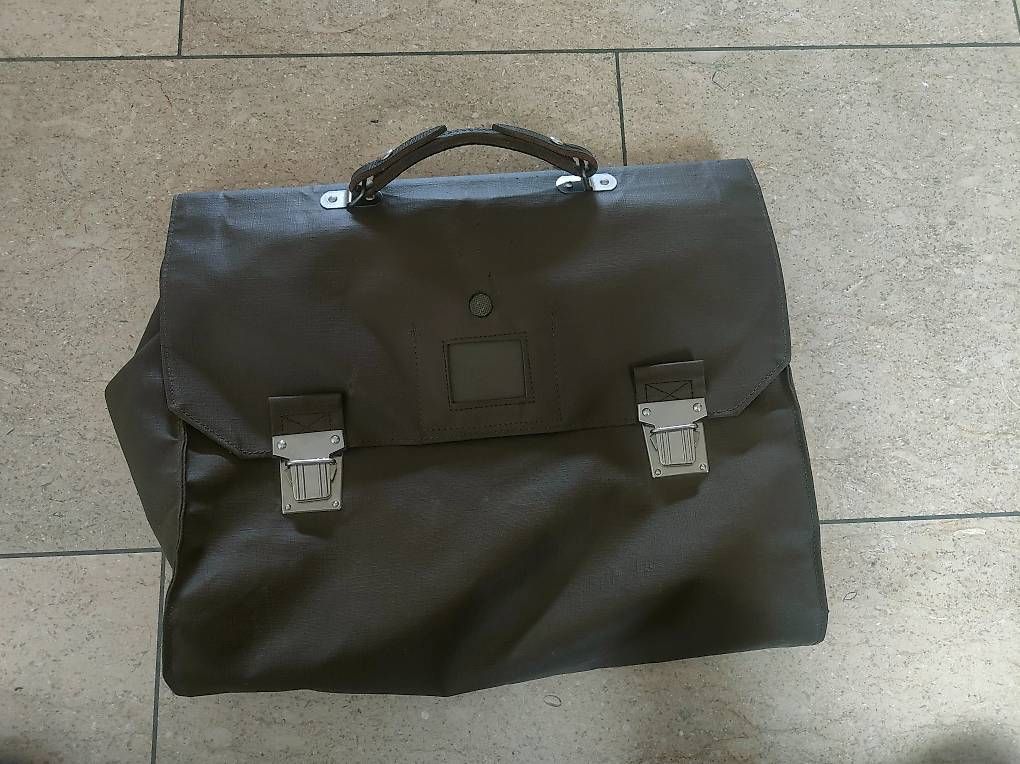 Borse: Borsa vintage militare svizzera robusta e resistente – Usato da Losone venduto da hcm_jvn8
