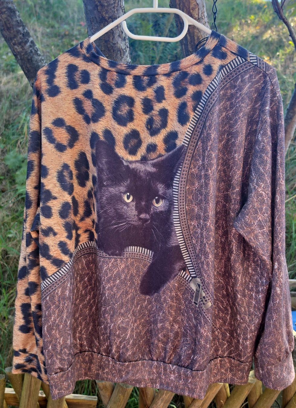 Maglioni & Felpe: Pull-over imprimé léopard avec motif chat taille xl /50 – Usato da Reconvilier venduto da mulan22