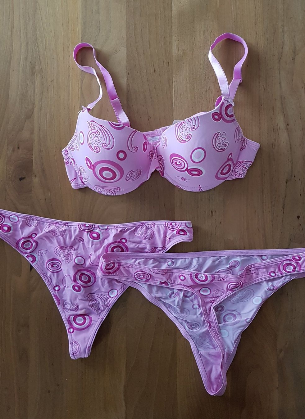 Altra biancheria intima: BH inkl. 2 String Gr. 85B/40 NEU – Nuovo (secondo la descrizione) da Emmen venduto da Huwimark
