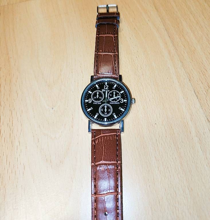 Orologi: Herren Uhr Quarz – Usato da Wolhusen venduto da Donbrain 2
