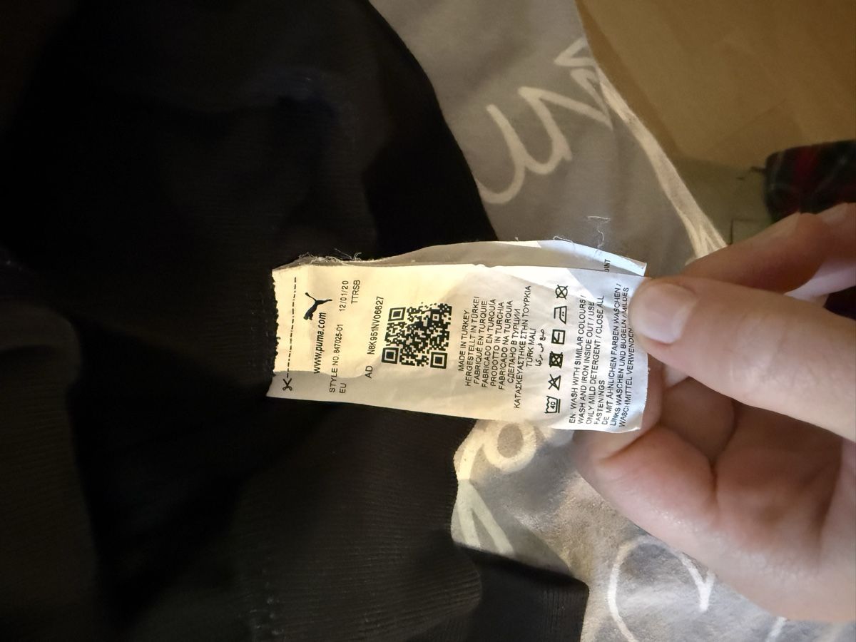 Puma Maglioni & Felpe: Giacca Puma nera con cappuccio, taglia XL – Usato da Monteggio venduto da alyssak327 5