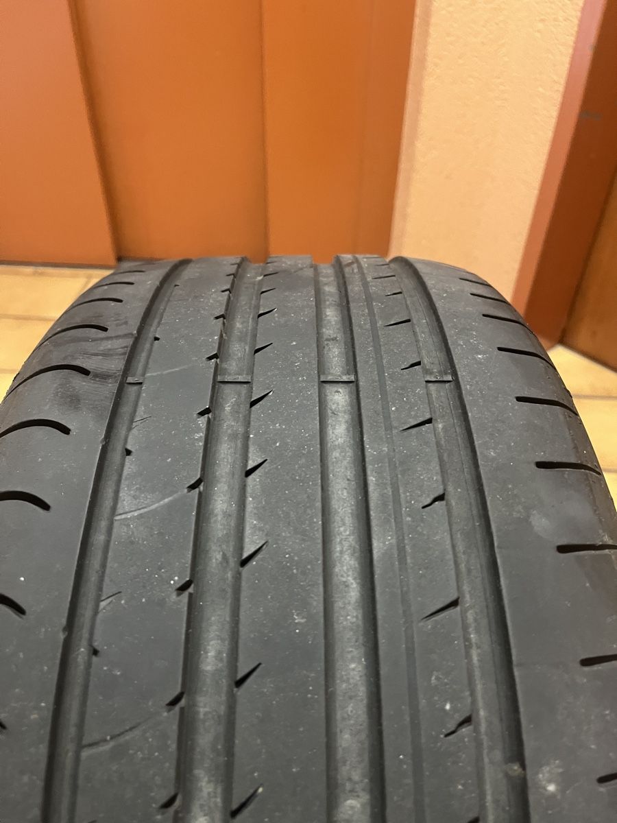Altro in Scrittura & Disegno: Pneu 235/35R19 été – Usato da Peseux venduto da vig_tkt6 2