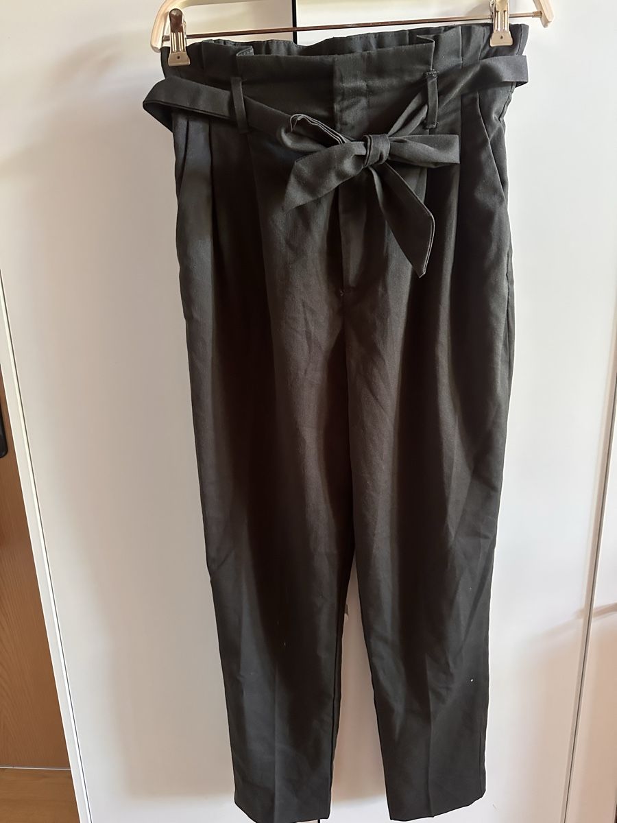 H&M Pantaloni: Sommerhose Gr. 38 H&M Dunkelolive – Usato da Münsingen venduto da Secondhand89