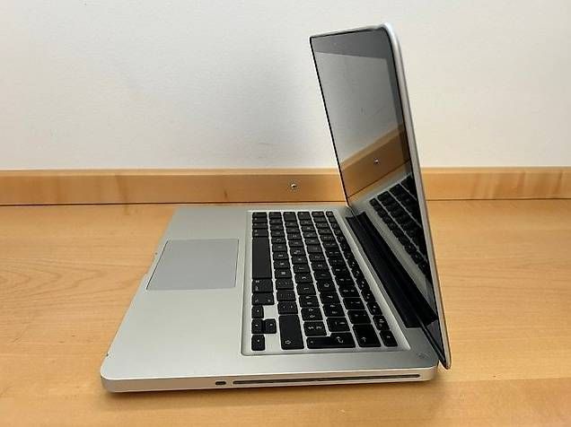 Apple Notebooks: Mac Book Pro ohne Touch Bar – Gebraucht aus Basadingen von Tbk 2